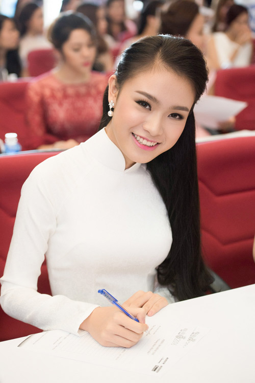 Dàn thiếu nữ xinh đẹp quy tụ ở sơ khảo Hoa hậu VN - 7
