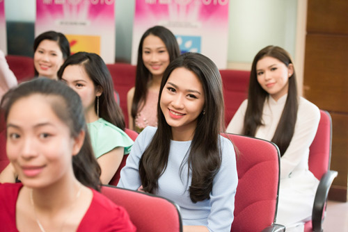 Dàn thiếu nữ xinh đẹp quy tụ ở sơ khảo Hoa hậu VN - 8