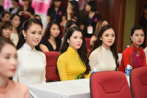 Dàn thiếu nữ xinh đẹp quy tụ ở sơ khảo Hoa hậu VN - 13