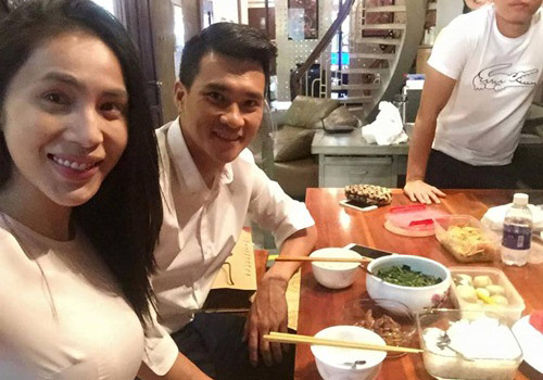 Cuộc sống của Thủy Tiên – Công Vinh sau 2 năm kết hôn - 3