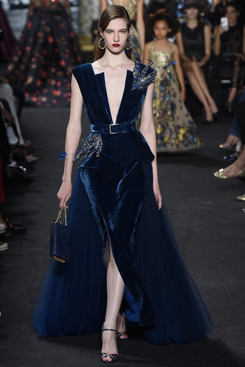 Elie Saab trình làng các mẫu váy lộng lẫy cho mẹ và bé - 7