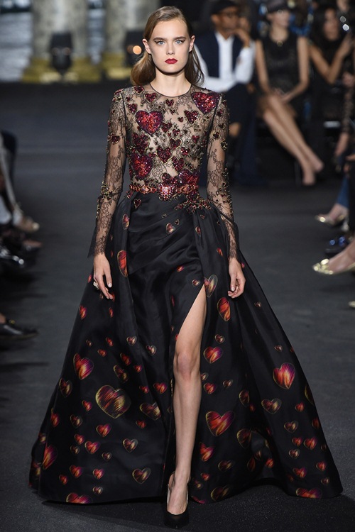 Elie Saab trình làng các mẫu váy lộng lẫy cho mẹ và bé - 8