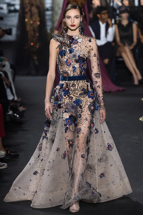Elie Saab trình làng các mẫu váy lộng lẫy cho mẹ và bé - 9