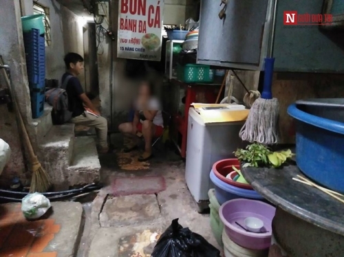 Căn nhà 10m2, 10 người ở và chuyện ăn ngủ phải canh giờ - 2