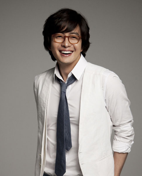 Fan vui mừng khi Bae Yong Joon trở lại sau 3 năm ở ẩn - 2