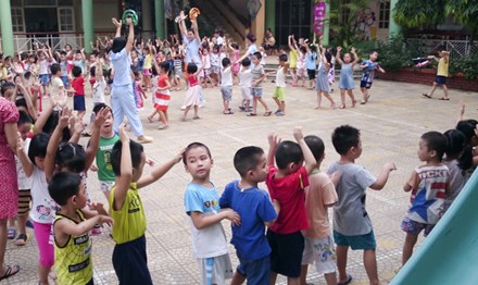 Hà Nội: Căng thẳng chạy vào trường mầm non - 1