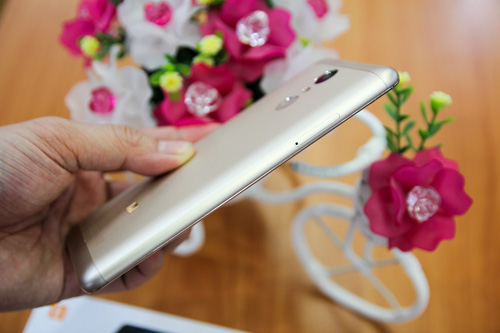 Trên tay điện thoại Xiaomi Redmi Note 3 Pro do FPT Trading phân phối - 4