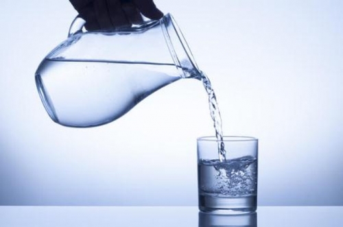Thực hư uống nước đun sôi để nguội lâu ngày tăng nguy cơ ung thư? - 1