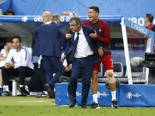 Ronaldo làm huấn luyện viên