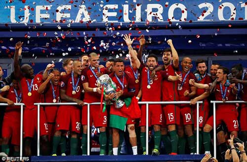 Bồ Đào Nha xưng vương giống Real đoạt cúp C1 - 1