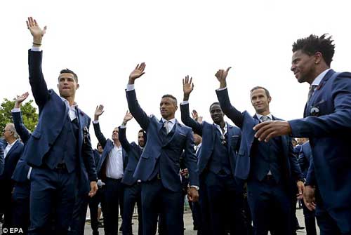 Biển người chào đón Bồ Đào Nha, Ronaldo ở quê nhà - 5
