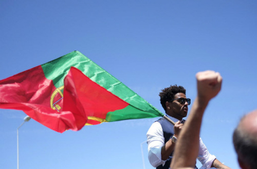 Biển người chào đón Bồ Đào Nha, Ronaldo ở quê nhà - 9