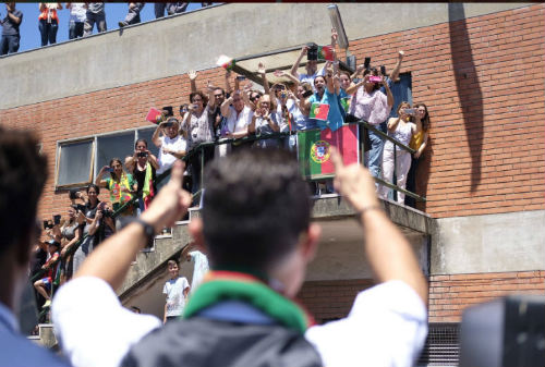 Biển người chào đón Bồ Đào Nha, Ronaldo ở quê nhà - 8