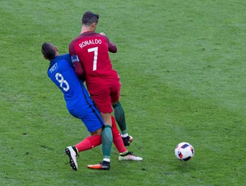 Cầu thủ Pháp kêu oan trước cáo buộc triệt hạ Ronaldo - 1