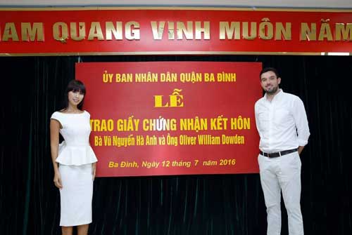 Ảnh kết hôn &#34;bất thường&#34; của chân dài Hà Anh gây ồn ào - 1