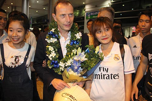 Huyền thoại Real Madrid tới Việt Nam mang theo thông điệp bất ngờ - 11