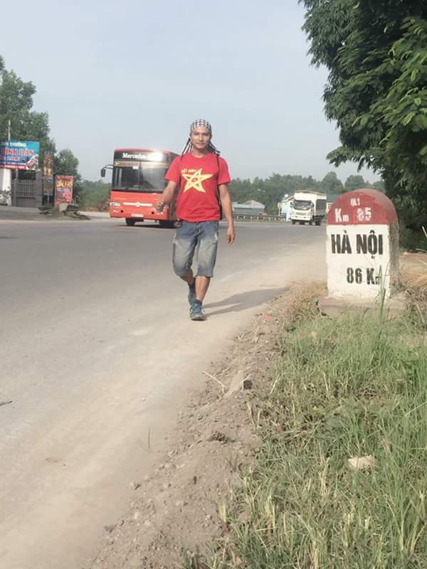 Chàng trai 9x và hành trình đi bộ xuyên Việt để vận động hiến tạng - 1