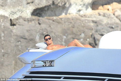 Vô địch Euro, Ronaldo ẵm luôn “Oscar thể thao” - 6