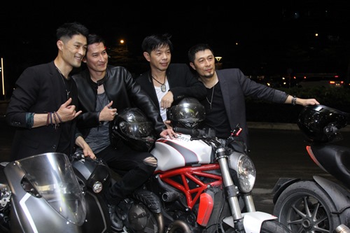 Bạn gái khoe eo thon đến ủng hộ Johnny Trí Nguyễn - 4