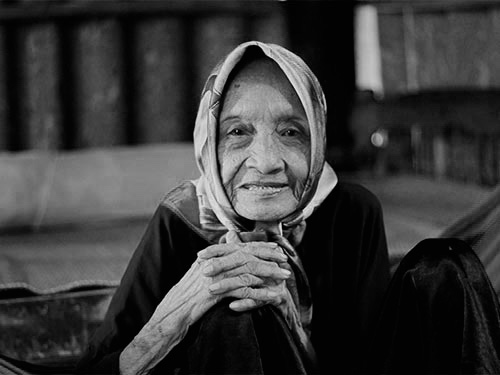 Những hình ảnh cuối đời của cụ bà cao tuổi nhất thế giới - 1