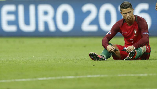Vô địch Euro 2016, Ronaldo “vàng 9999” hay kim cương đỏ? - 1