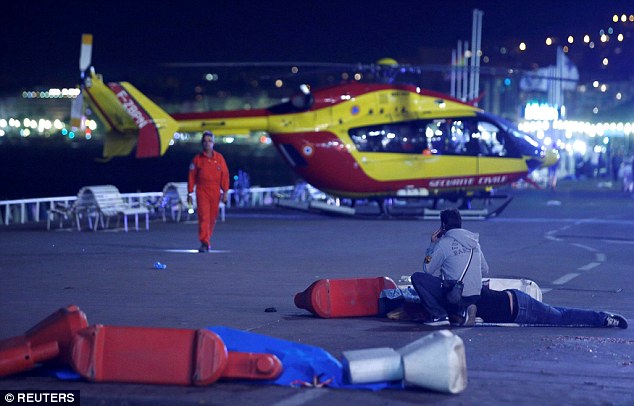 Pháp: 7 vụ khủng bố, 230 người chết trong 18 tháng - 1