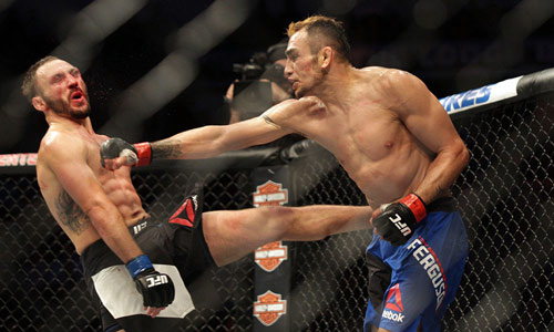 UFC: Không tập vẫn đấu, bị đánh "thân tàn ma dại" - 1
