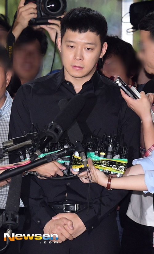 Park Yoochun xin lỗi vì scandal xâm hại tình dục, mua dâm - 1