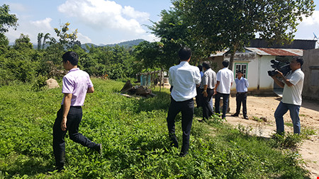 Cả gia đình "người rừng" bỏ trốn vào rừng sâu - 2