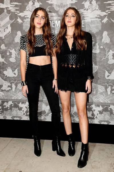 10 cặp chị em sinh đôi, sinh 3 gợi cảm nhất thế giới - 9