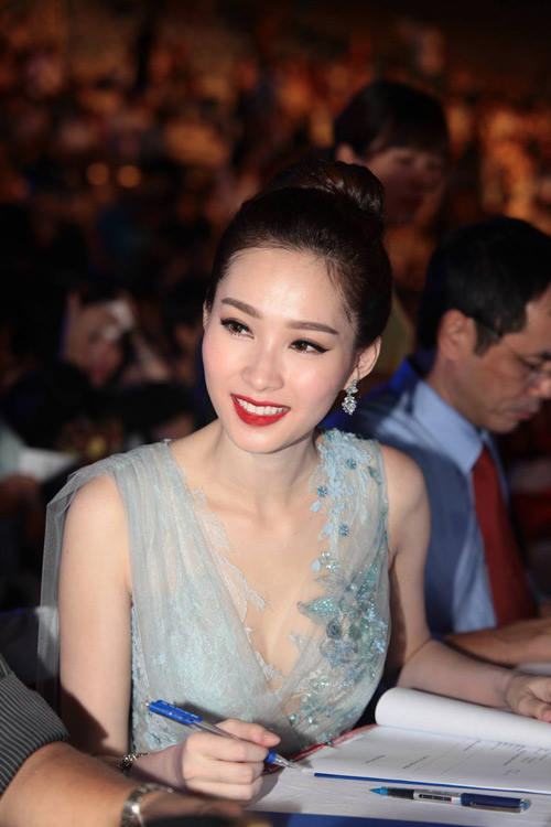 Lộ diện 18 cô gái đẹp nhất Hoa hậu VN phía Bắc - 3