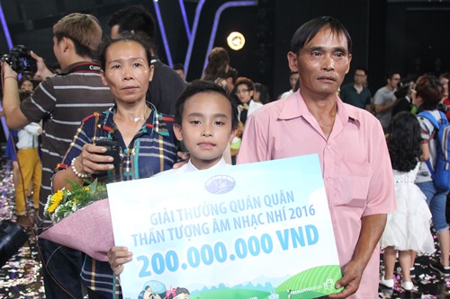 Hồ Văn Cường ngơ ngác giành chiến thắng Vietnam Idols Kid - 3