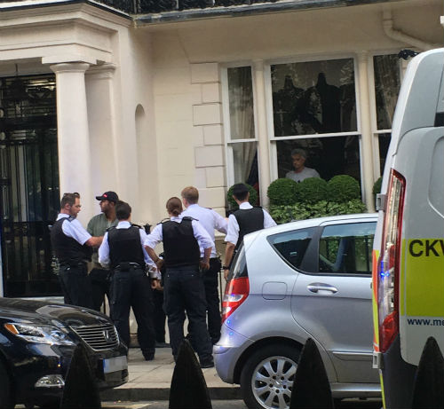 Mải xem CR7 vô địch Euro, Mourinho bị trộm viếng thăm - 2