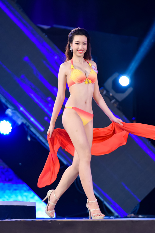 "Cân đo" hình thể top 18 HHVN ở phần thi bikini - 11