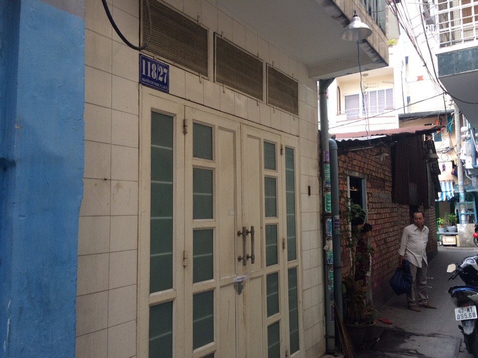 Một GĐ tử vong bất thường trong tình trạng khỏa thân - 1