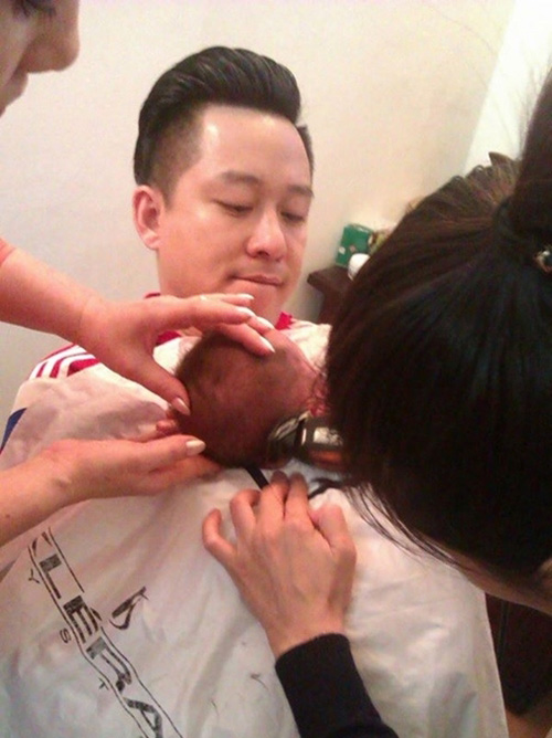 2 ông bố "bỉm sữa" đảm đang nhất showbiz Việt - 6