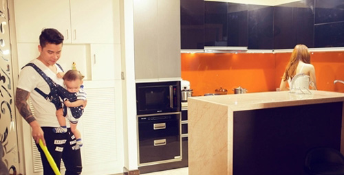 2 ông bố "bỉm sữa" đảm đang nhất showbiz Việt - 4