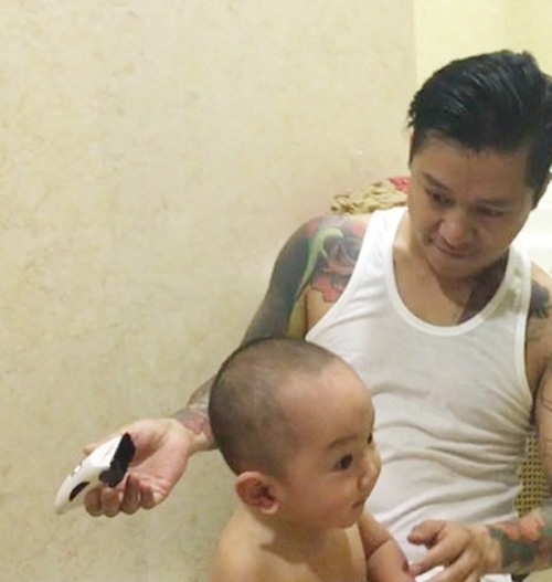 2 ông bố "bỉm sữa" đảm đang nhất showbiz Việt - 2