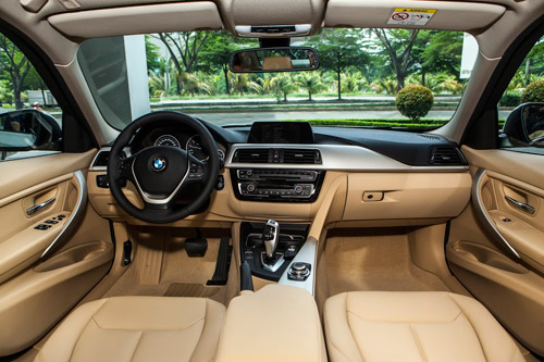 Công nghệ hiển thị thông tin trên kính chắn gió HUD trên xe BMW - 1