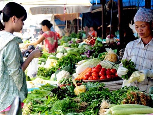 Lạm phát cuối năm gánh nhiều sức ép tăng giá - 1
