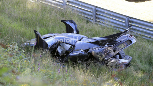 Koenigsegg one1 giá 2 triệu đô tan tành tại nrburgring