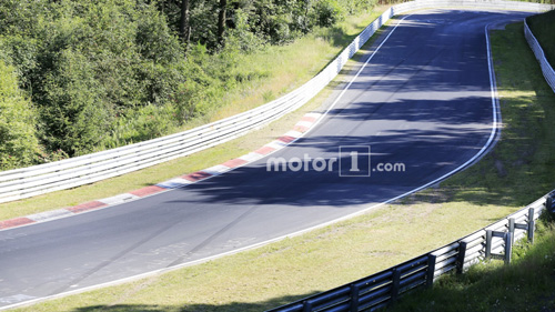 Koenigsegg one1 giá 2 triệu đô tan tành tại nrburgring