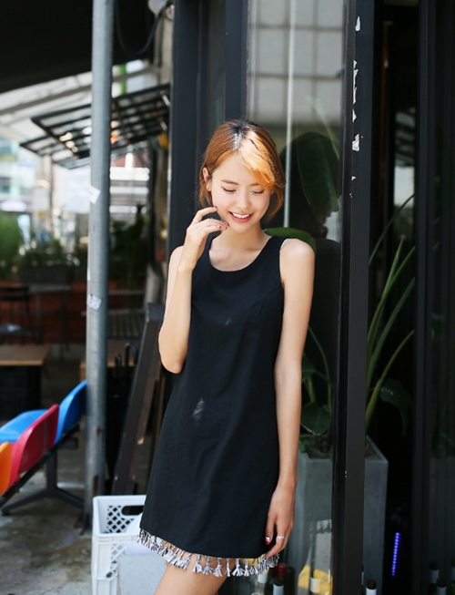 Ai bảo mặc váy đen nhanh chán, hãy xem lại! - 2