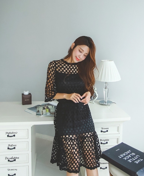 Ai bảo mặc váy đen nhanh chán, hãy xem lại! - 8