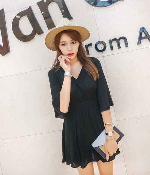 Ai bảo mặc váy đen nhanh chán, hãy xem lại! - 12