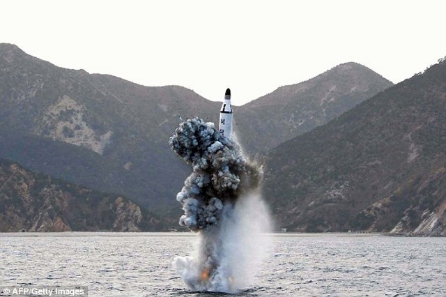 Vì sao Triều Tiên bắn một mạch 3 tên lửa đạn đạo? - 1
