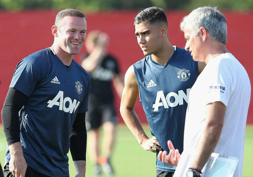 MU du đấu: Mourinho cười tươi như hoa với Rooney - 4