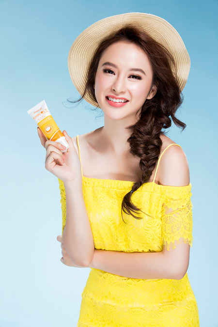 Angela Phương Trinh chuộng phong cách “trang điểm như không” - 1