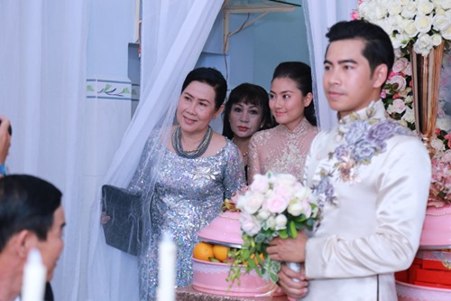 Diễn viên Ngọc Lan xúc động bật khóc trong lễ ăn hỏi - 15