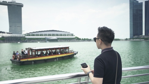 Trung Quân Idol dùng xe bồn 100 lít để tạo mưa trong MV - 2